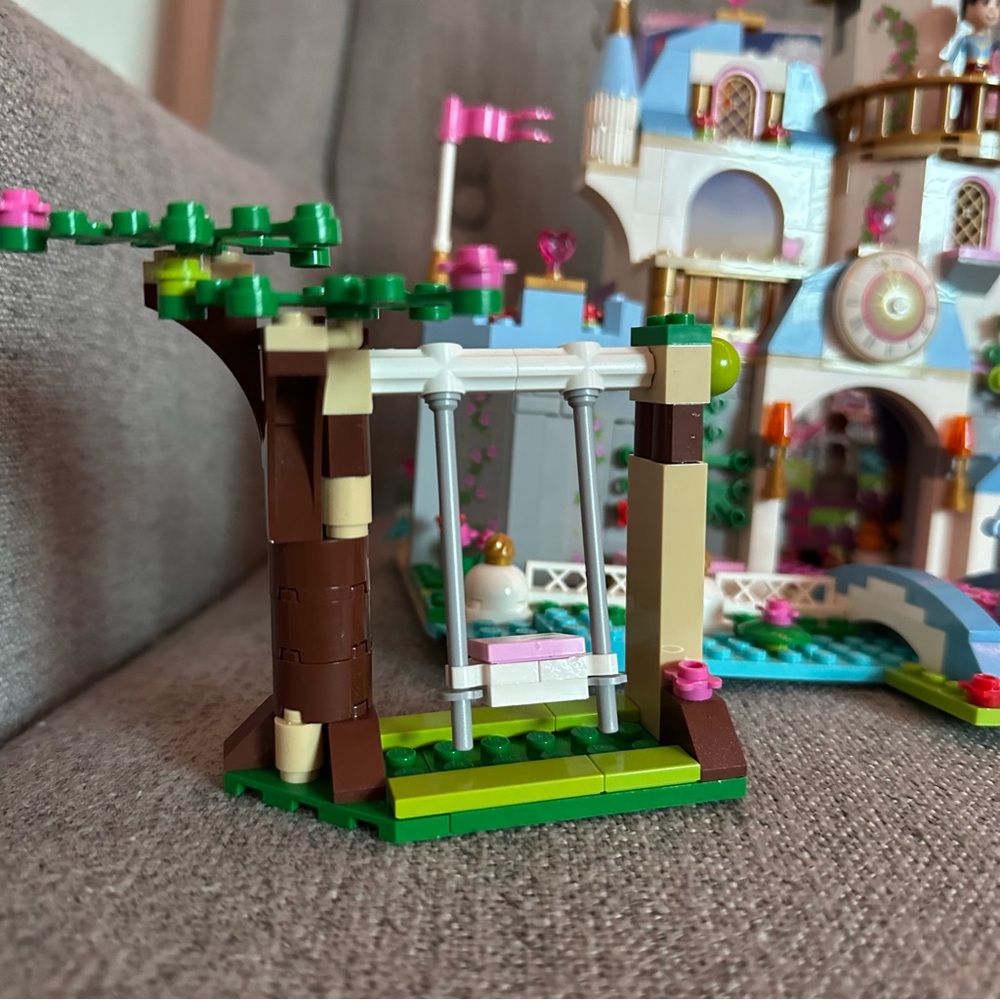 LEGO Disney Princess Cinderella Enchanted Castle Set - Blue and Pink - 41055 - Picture 13 of 14